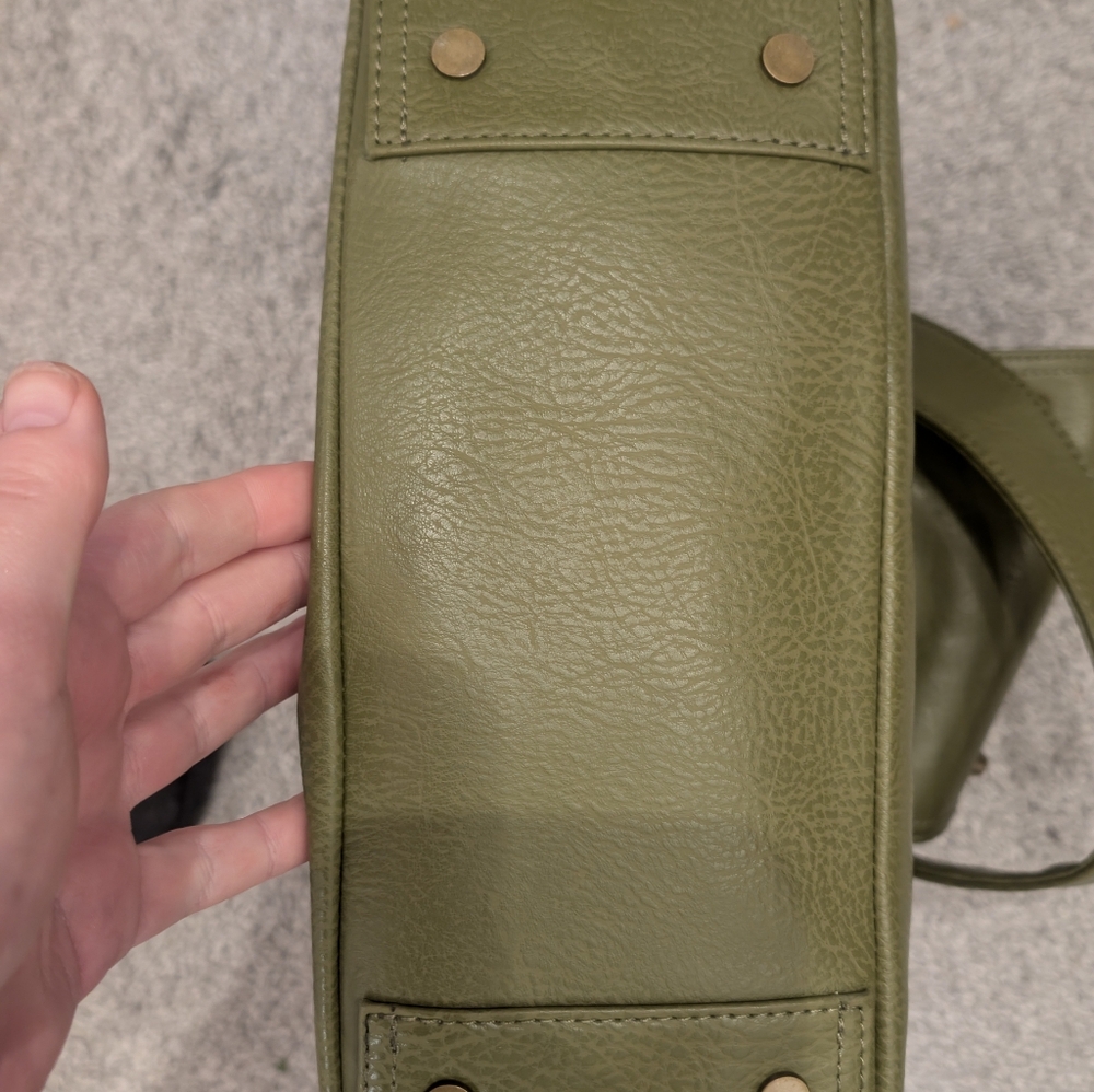Matt & Nat Olive Green Vegan Leather Hobo Bag Like New - Picture 16 of 16